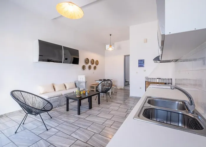 Sterna House Apartamento Parasporos